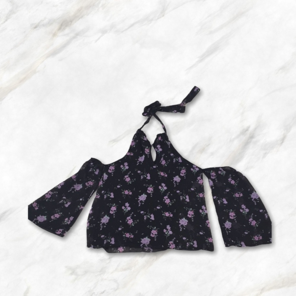 Q&A off the shoulder top in Small NWOT!